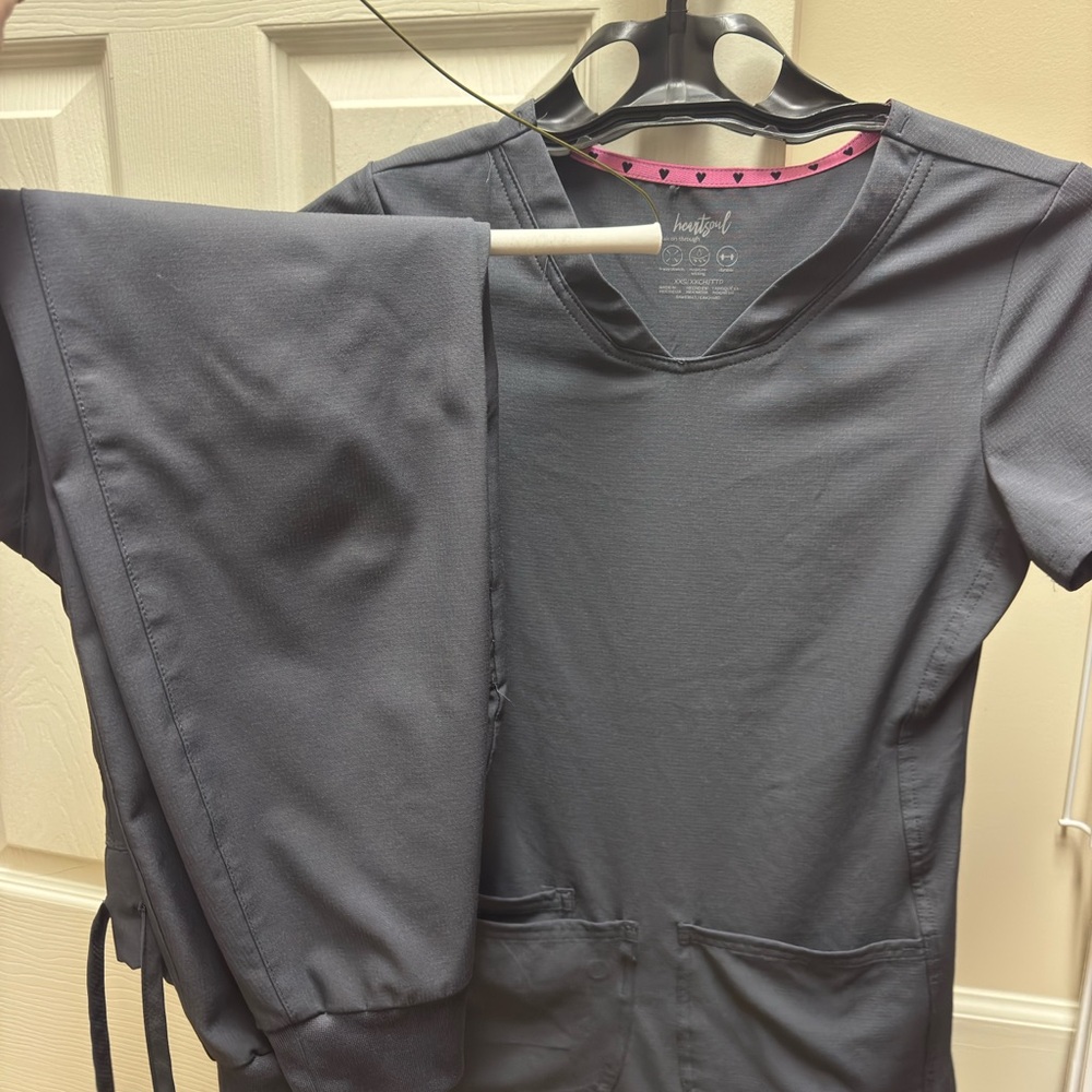 HeartSoul Women's Gray Scrub Set